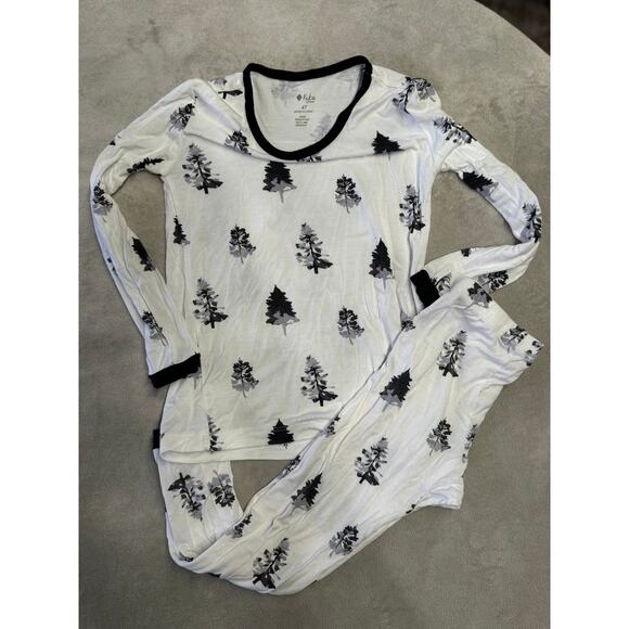 Kyte baby gray trees 2 piece set size 4T bamboo Christmas / fall jammies - Picture 1 of 1